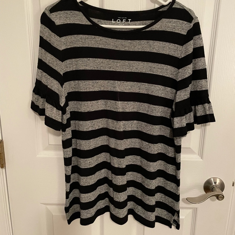 Loft petite ruffle sleeve top